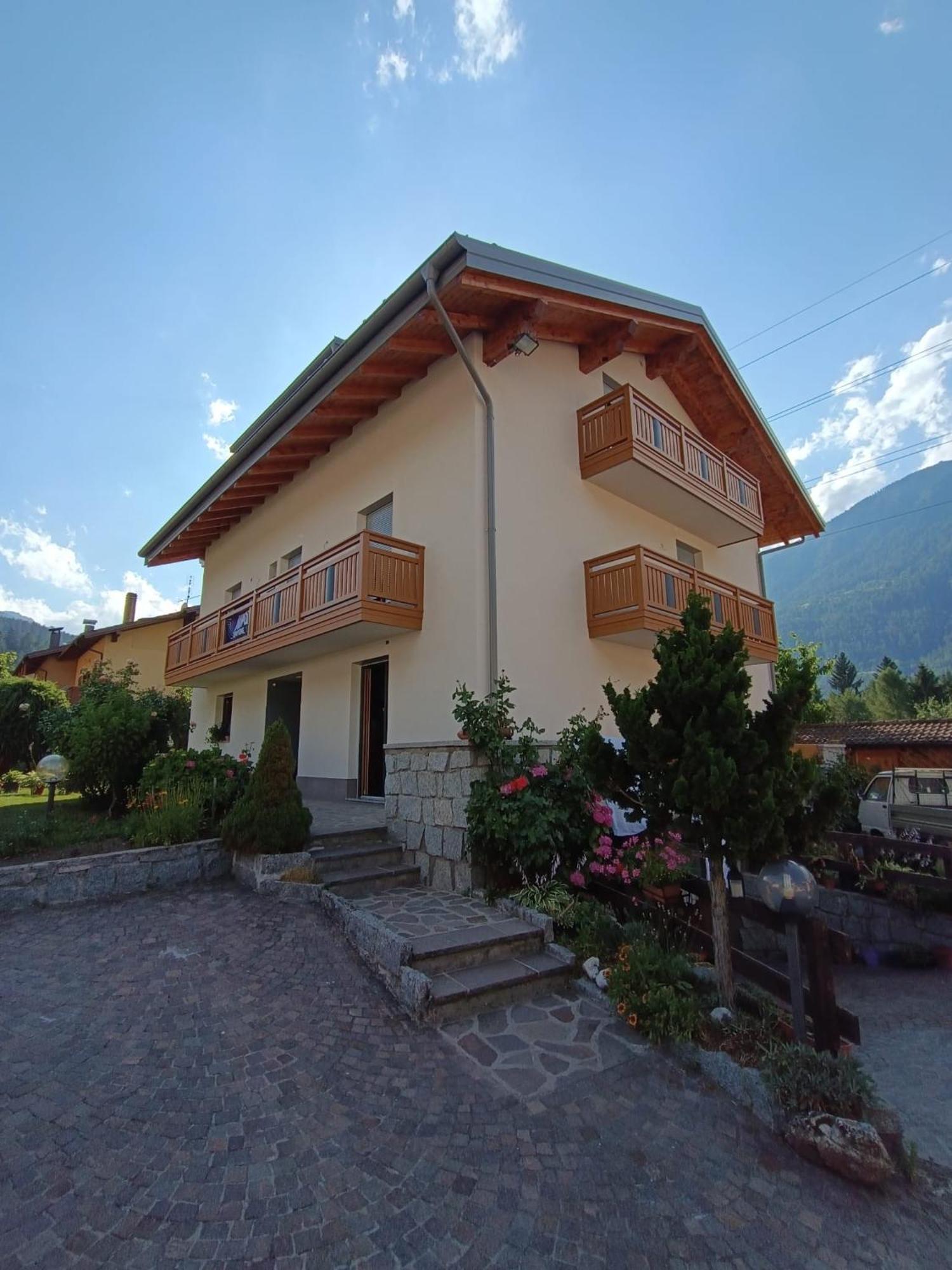 Mansarda A Carciato, Trilocale In Montagna Dimaro Exterior foto